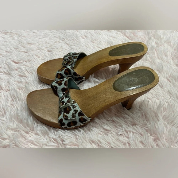 Bandolino Buckle Blue Brown Leopard Print Faux Fur Wood Clog Heels Women’s 8.5 - Picture 3 of 11